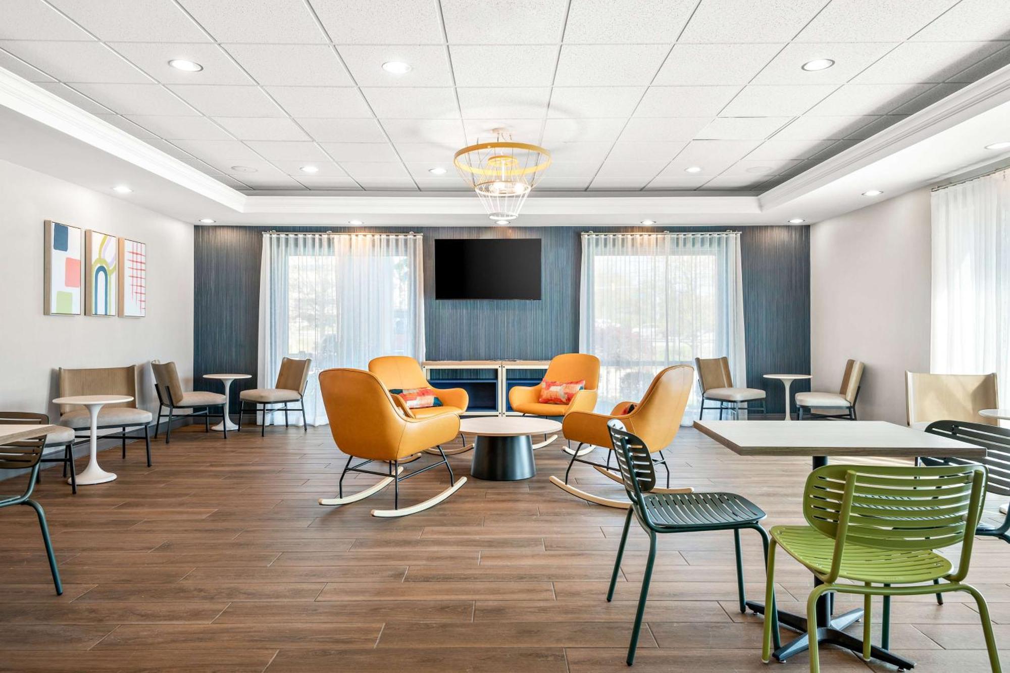 Spark By Hilton Exton Esterno foto
