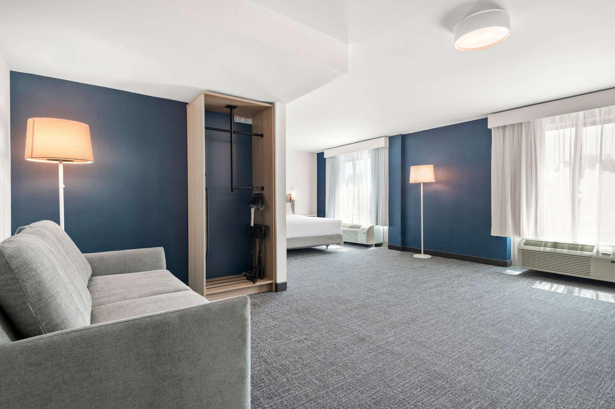 Spark By Hilton Exton Esterno foto