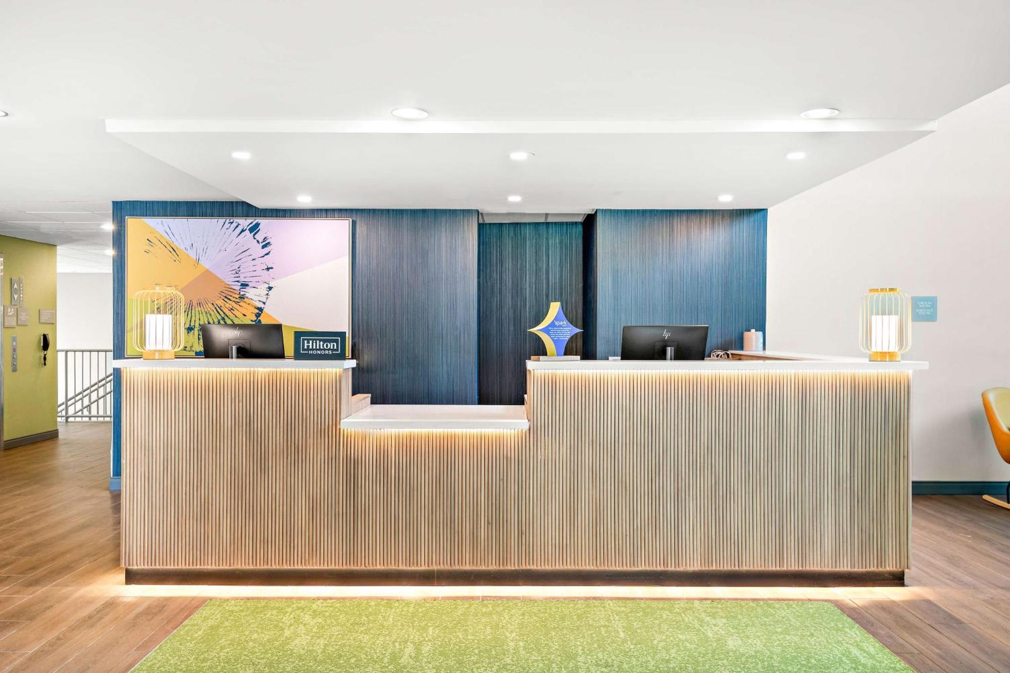 Spark By Hilton Exton Esterno foto